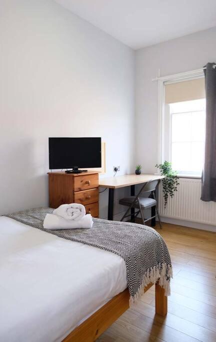 Seymour Townhouse By Serviced Living Liverpool Buitenkant foto