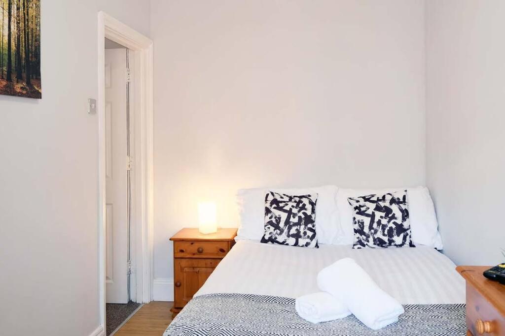 Seymour Townhouse By Serviced Living Liverpool Buitenkant foto