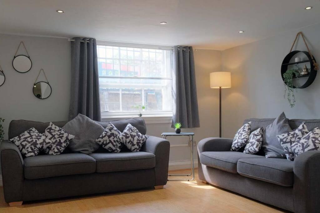 Seymour Townhouse By Serviced Living Liverpool Buitenkant foto