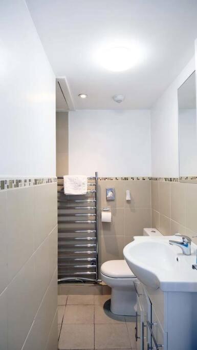 Seymour Townhouse By Serviced Living Liverpool Buitenkant foto
